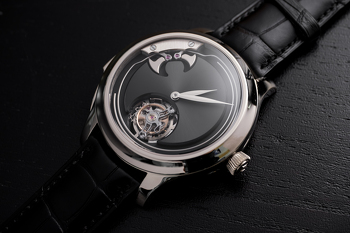 Endeavour_Concept_Minute_Repeater_Tourbillon_1903-0200_Lifestyle